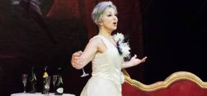 Violetta della Traviata diventa una vittima dell'ipocrisia del suo tempo
